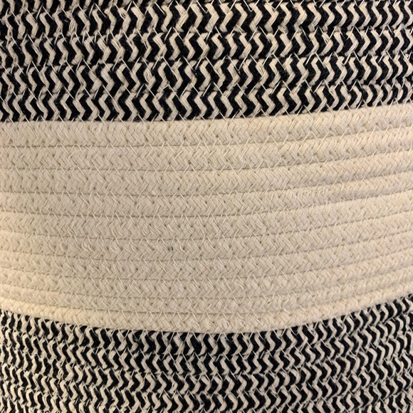 Beachy Bag - Picture 2 of 3